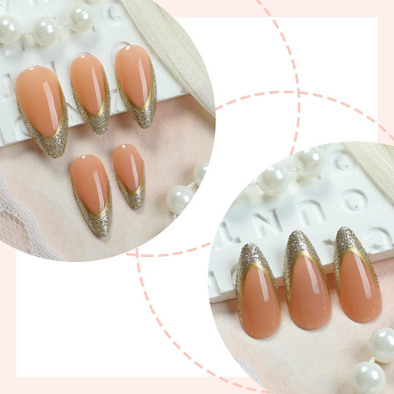Elegantes Stiletto Press-On Nagelset mit glitzerndem Design Brehn