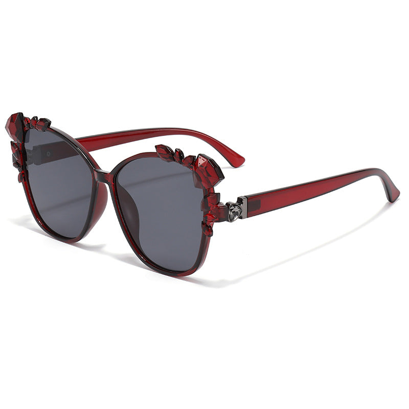 Glamouröse Cat-Eye-Sonnenbrille mit Kristallverzierungen Brehn