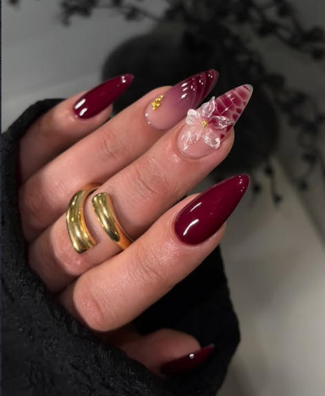 Kunstnagelset mit eleganten Verzierungen Brehn