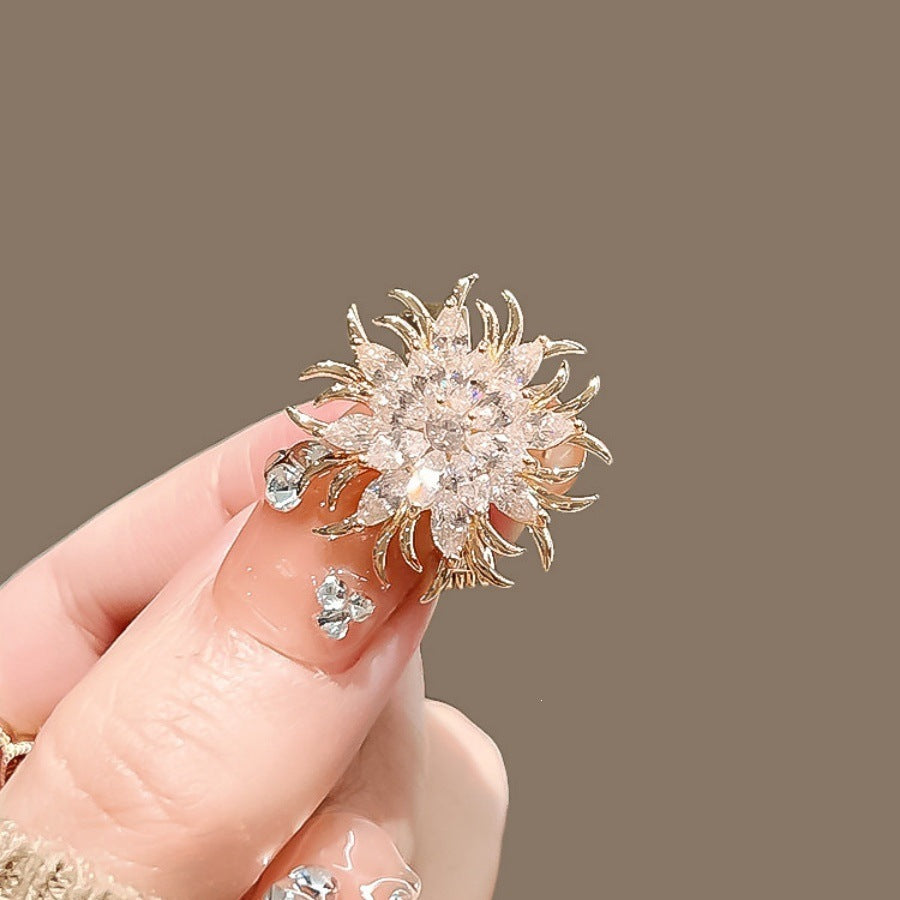 Elegante Brosche mit Funkelnden Kristallen Brehn