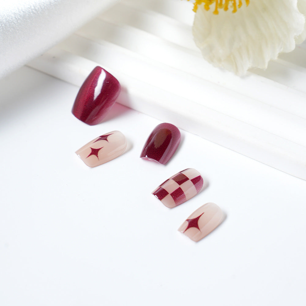 Künstlerisches Press-On-Nagelset mit einzigartigen geometrischen Designs Brehn