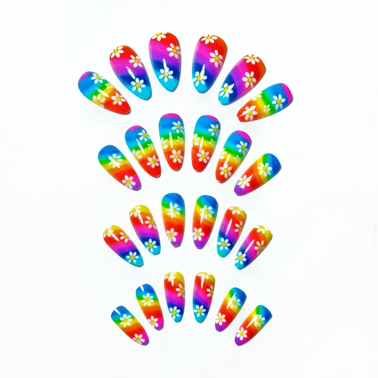 Kreative Kunstnägel mit Buntem Regenbogen-Design und Verspielten Blütenmotiven Brehn