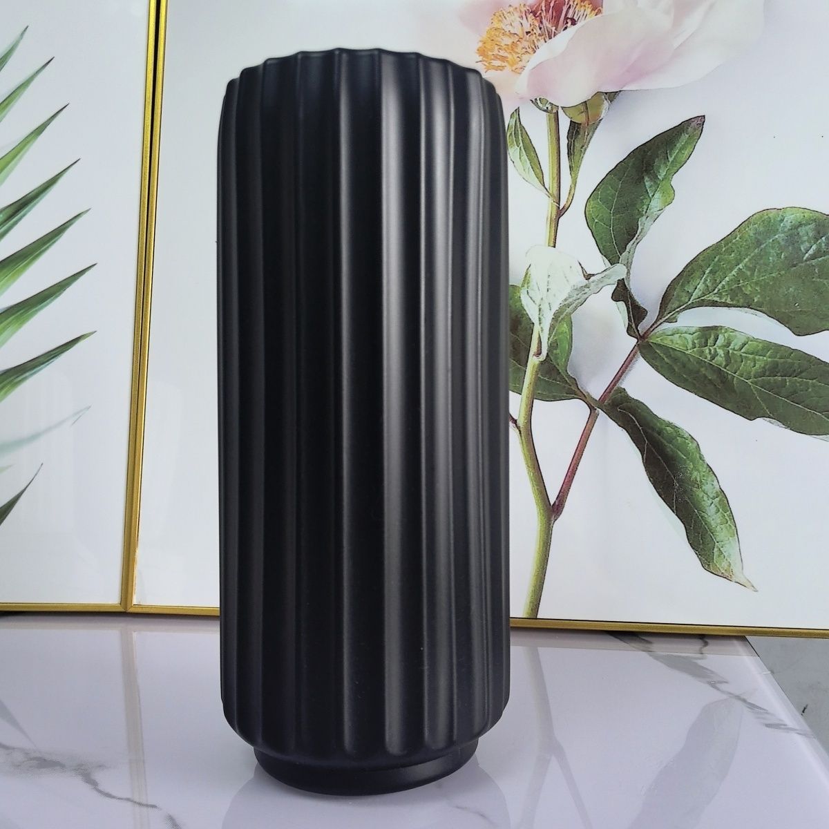 Dekorative vertikale gerippte Vase Brehn