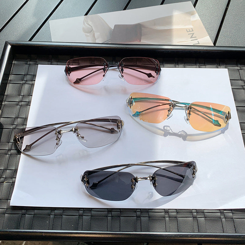 Damen Designer-Sonnenbrille mit aufwändigen Verzierungen Brehn