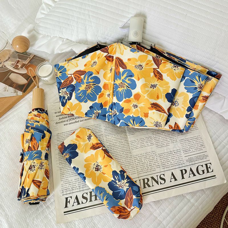 Damen Faltbarer Regenschirm mit detailliertem floralem Design Brehn