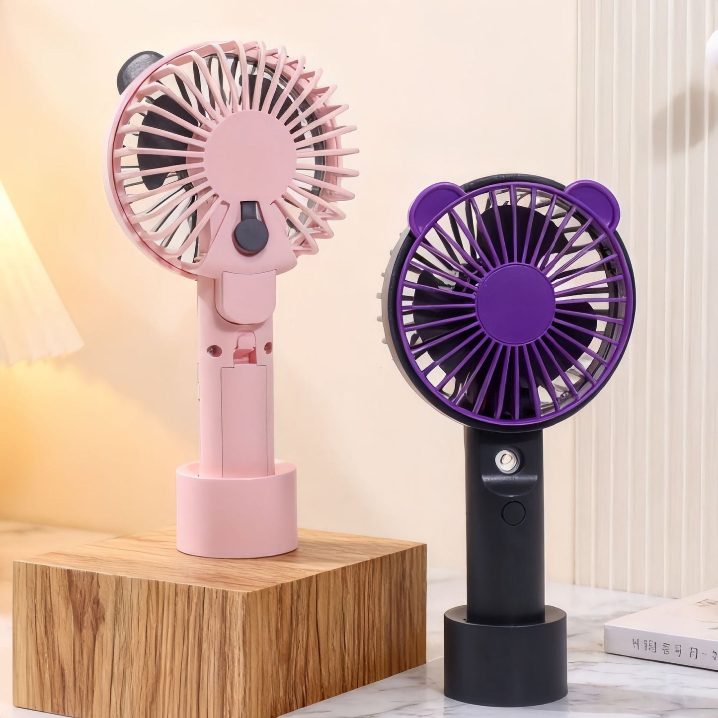 Frauen Tragbarer Handventilator mit Sprühfunktion Brehn