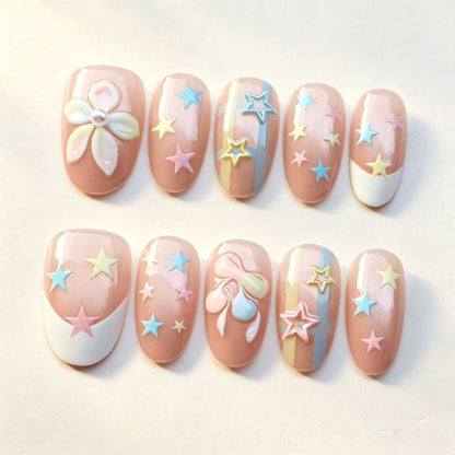 Sternenblüten-Nagelkunst