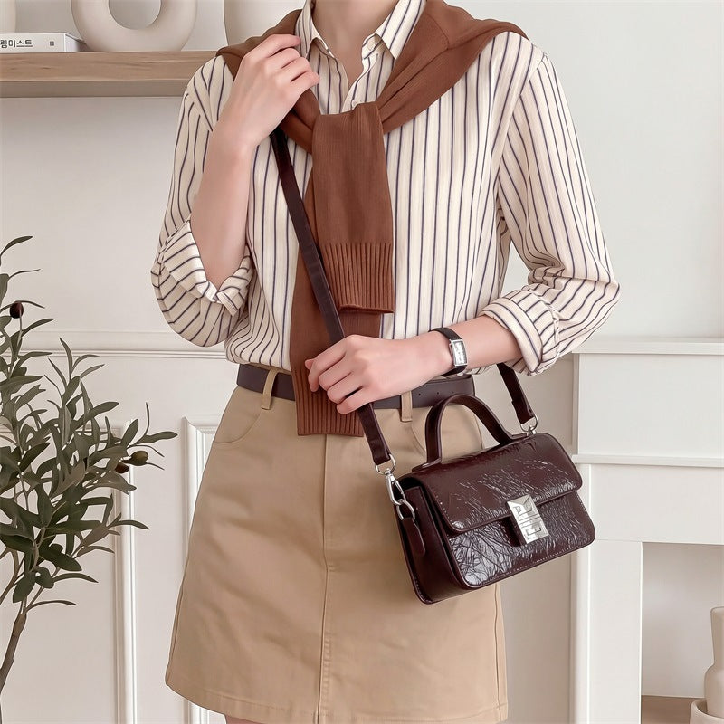 Strukturierte Handtasche
