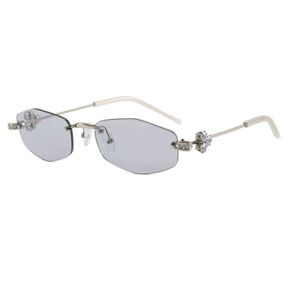Modische Sonnenbrille Im Eleganten Rechteckdesign mit Blumigen Details Brehn