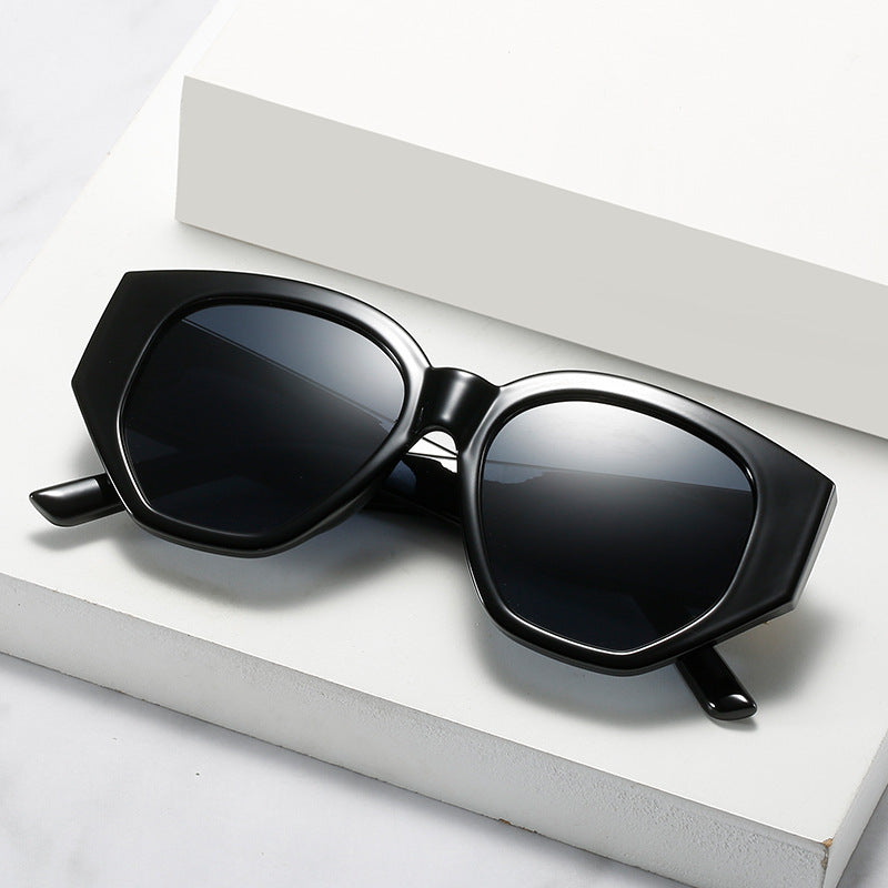 Modische Cat-Eye Sonnenbrille mit einzigartigem geometrischem Rahmen Brehn