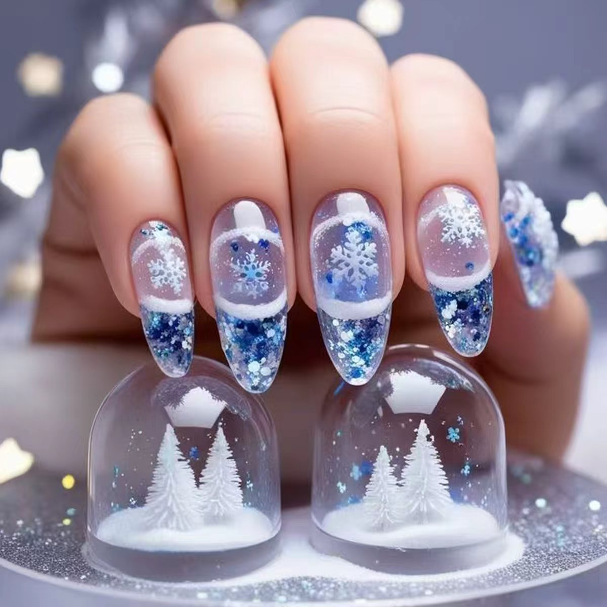 Glamouröse Kunstnägel Im Winterlichen Schneekristall-Design Brehn