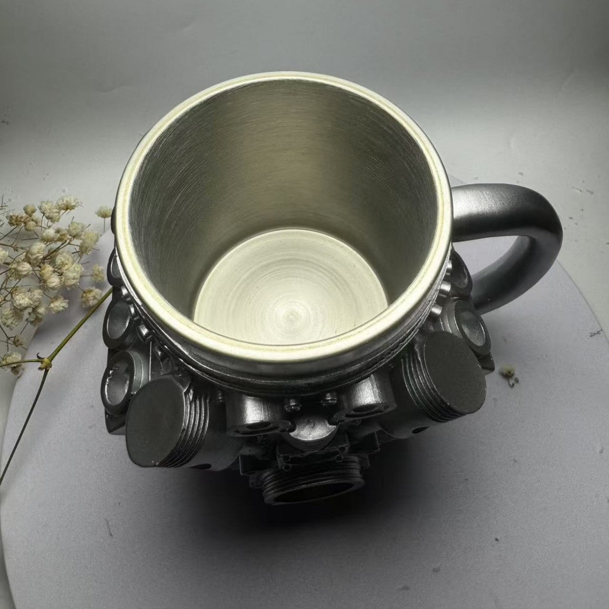 Mechanisches MotorenDesign Becher Brehn