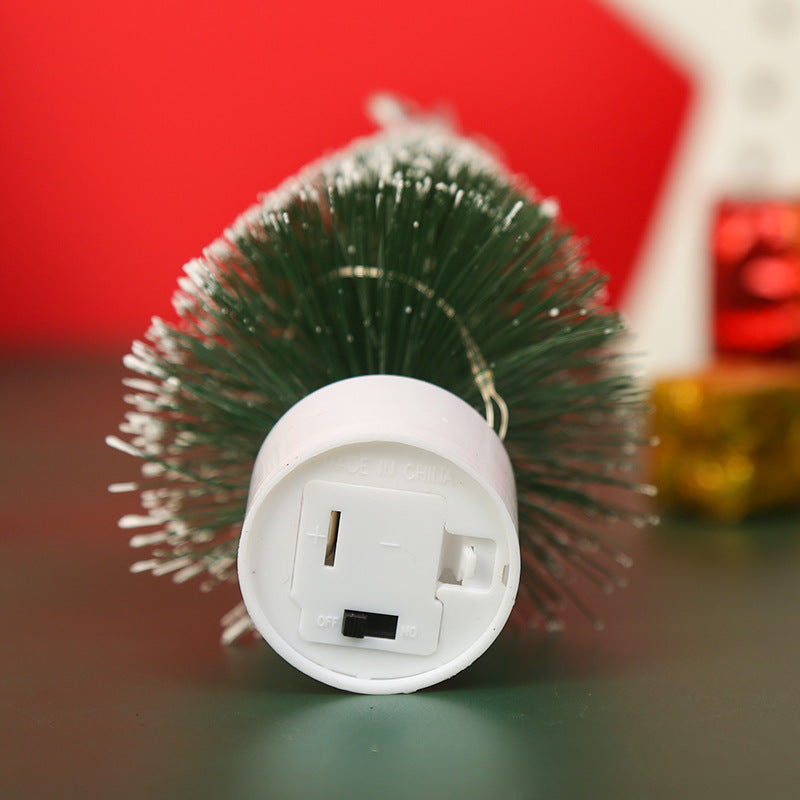 Dekorativer Weihnachtsbaum mit Lichtern Brehn