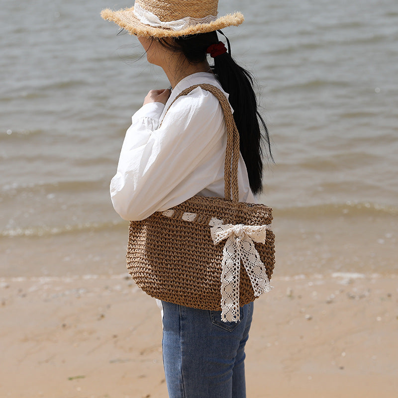 Damen Handgeknüpfte Strandtasche mit feinem Spitzenakzent Brehn