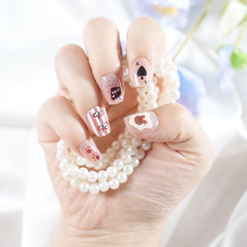 Verspielt thematisiertes Press-On Nagelset Brehn