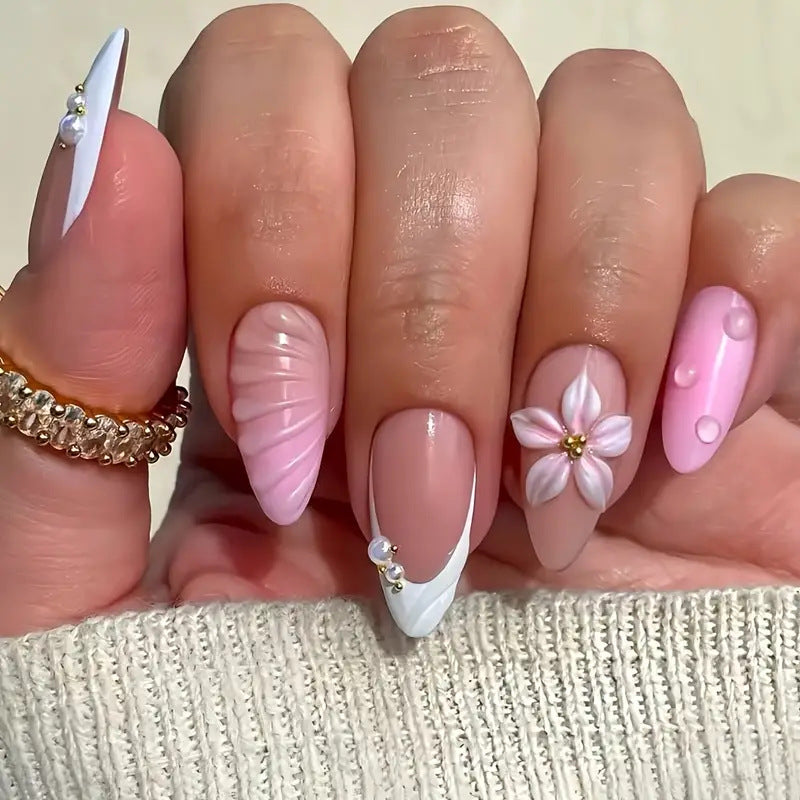 Künstlerisches Florales Design Press-On Nagelset Brehn