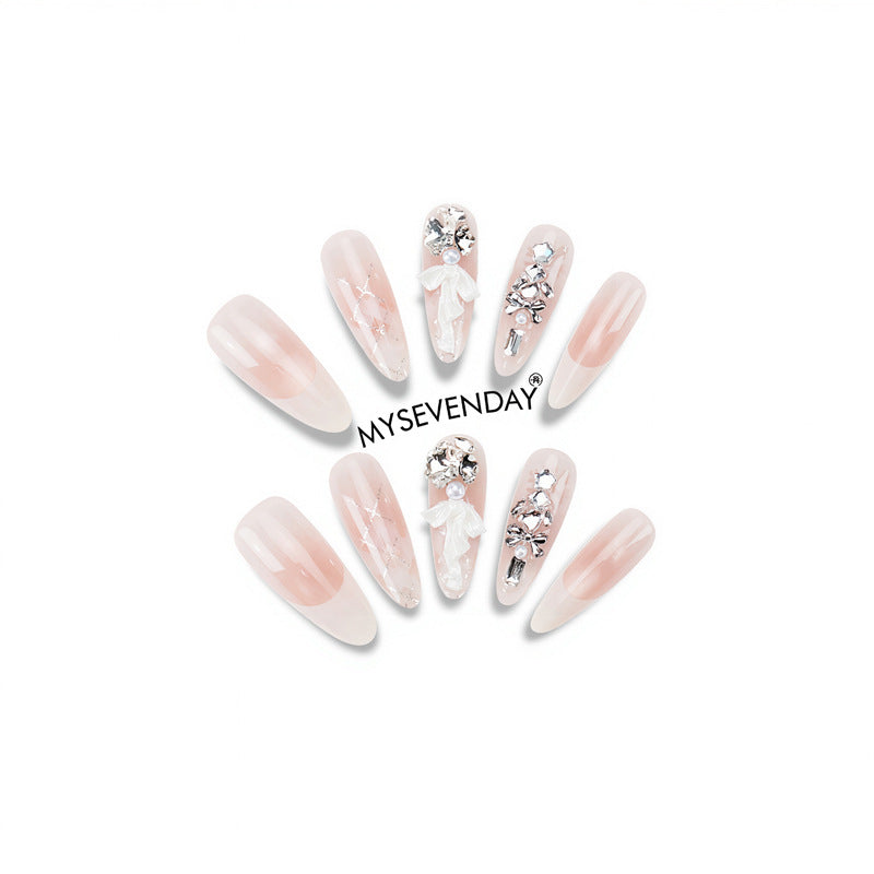 Premium Dekorative Druck-On-Nagelkunst mit floralen und Strass-Akzenten Brehn