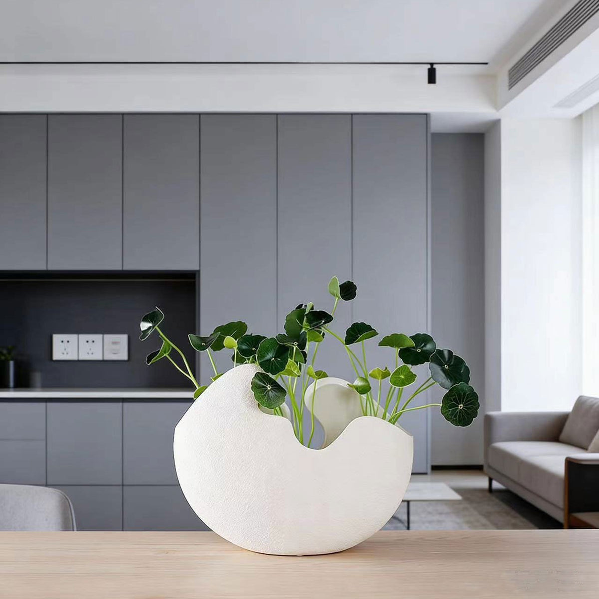 Elegante und moderne Keramikvase Brehn