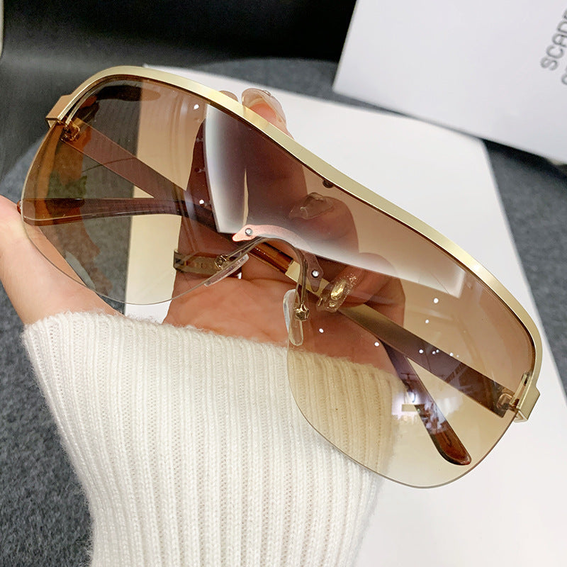 Damen futuristische Sonnenbrille mit elegantem minimalistischem Design Brehn