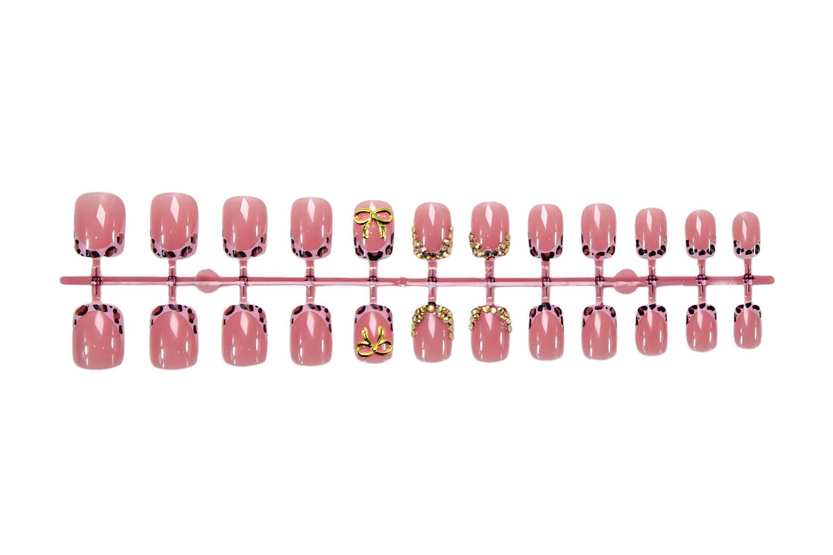 Kunstnagelset mit luxuriösen Filigran-Verzierungen Brehn
