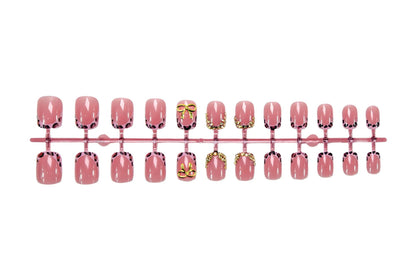 Kunstnagelset mit luxuriösen Filigran-Verzierungen Brehn