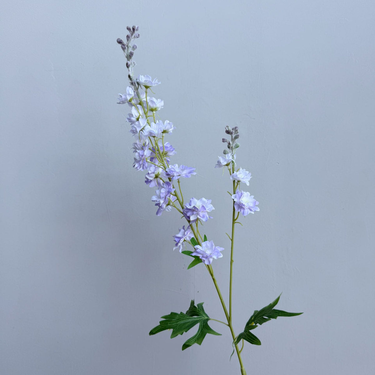 Elegante künstliche Blumenstängel
