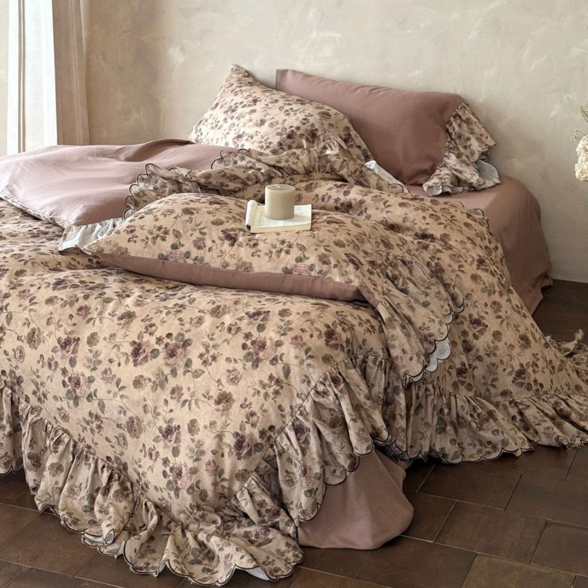 Vintage-Florales Bettwäsche-Set mit romantischer Rüschenbordüre
