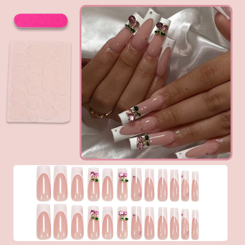 Kunstnagelset mit floralen Verzierungen Brehn