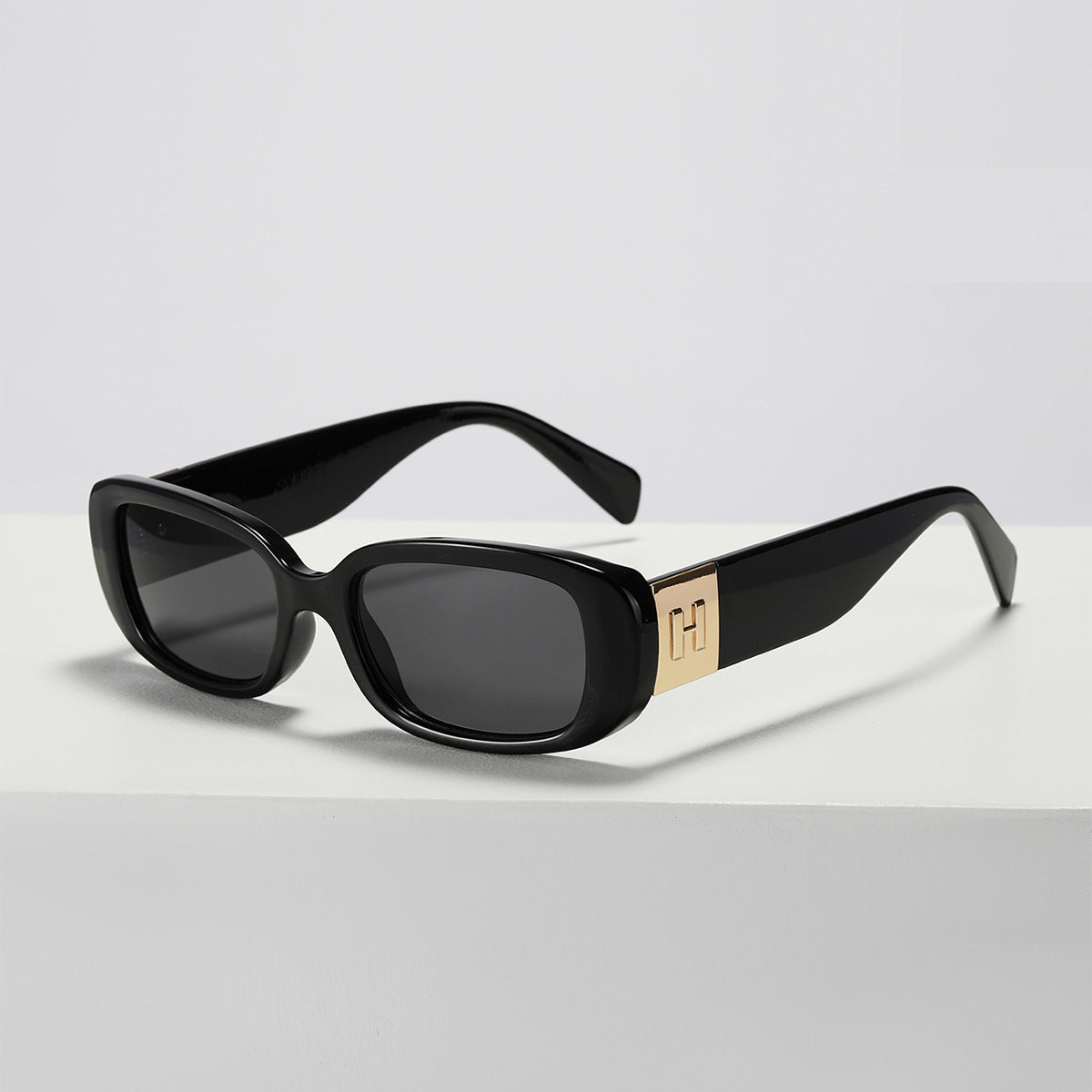 Damen modische Sonnenbrille mit ergonomischem Kunststoffrahmen und breiten UV-Schutz Gläsern Brehn