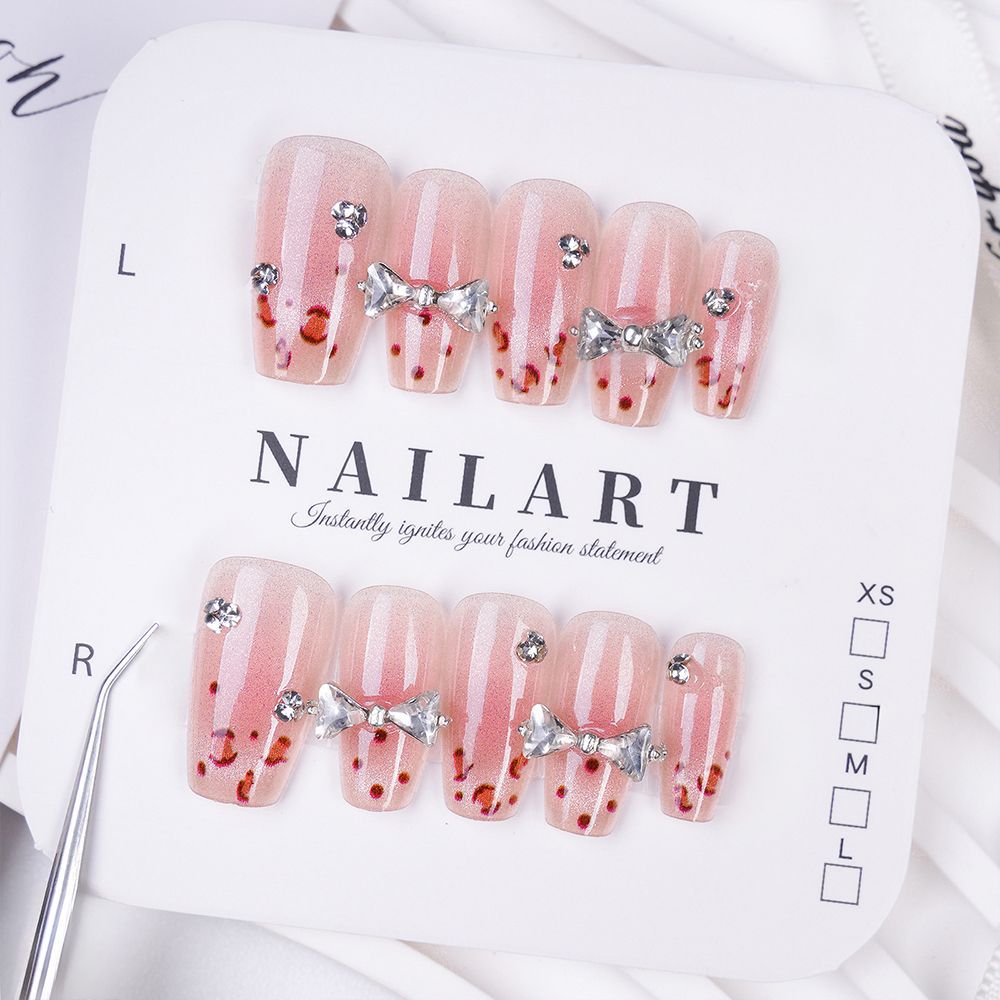 Kreatives thematisches Press-On-Nagelset Brehn