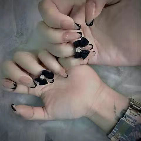 Dekorative Blumen Nagelkunst