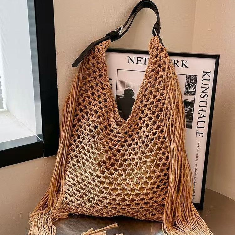 Damen Makramee Handtasche mit fransigen Details Brehn
