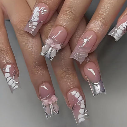 Kunstnagelset mit eleganten Akzenten Brehn