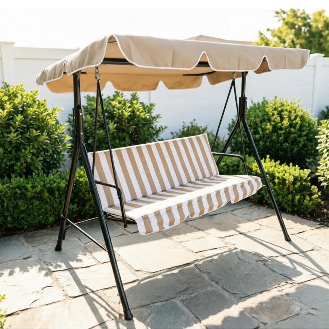 Geräumige Outdoor-Schaukelbank mit verstellbarem Sonnendach Brehn