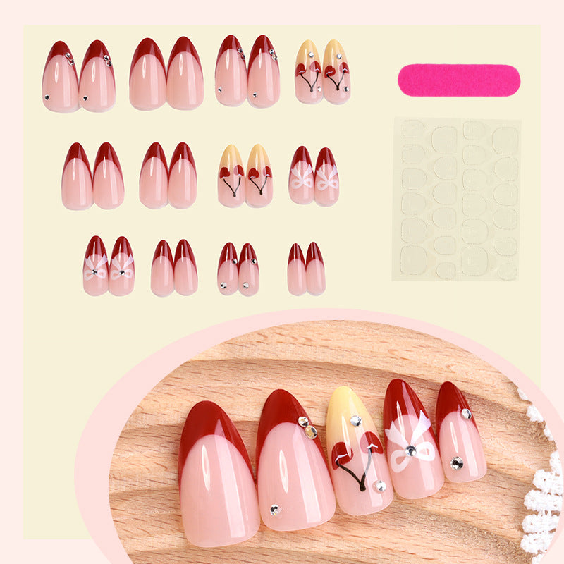 Elegante Künstlerische Press-On Nagelkollektion Brehn