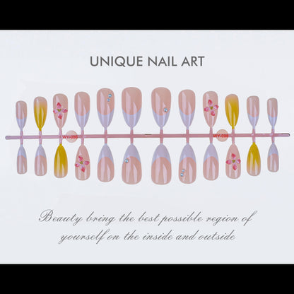 Elegantes Press-On Nagelkunst-Set Brehn