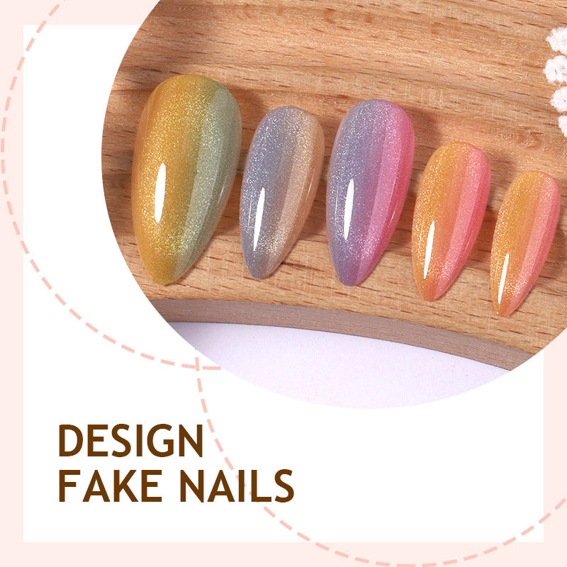 Kreatives Nagelset mit schimmernden Ombre-Effekten Brehn