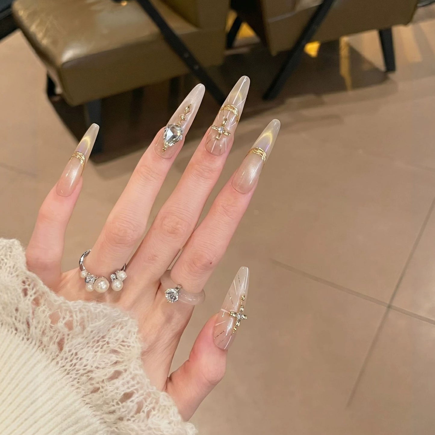 Premium Stiletto Press-On Nagelkunst Set mit Edelsteinakzenten Brehn