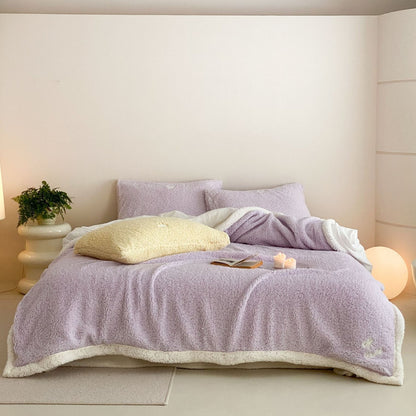 Kuschelige Sherpa-Tagesdecke mit wendbarem Fleece-Innenfutter