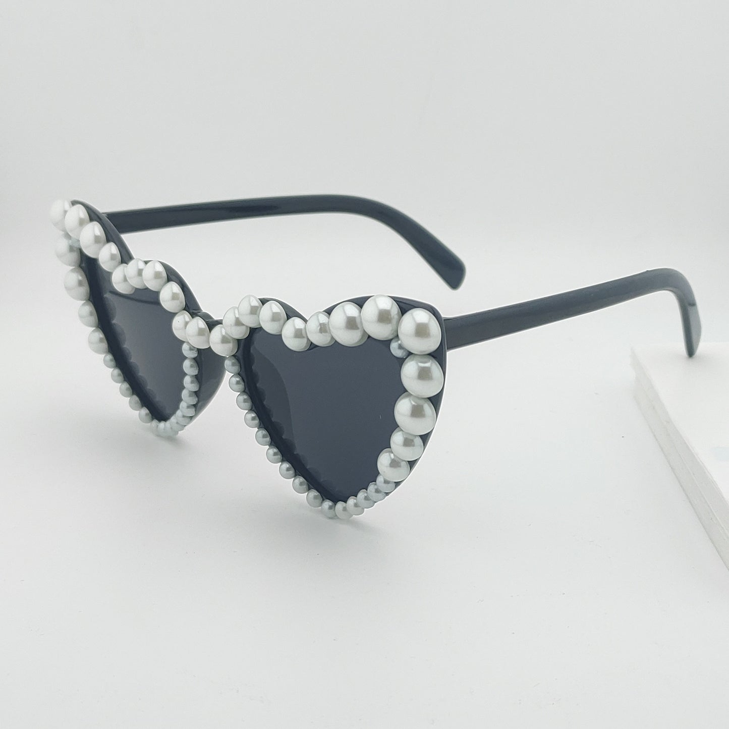Herzförmige, perlenverzierte Sonnenbrille Brehn