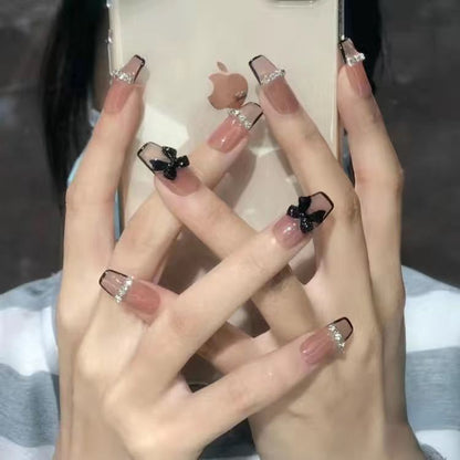 Künstliche Kunstfingernägel mit Herz-Design und Glitzerdetails Brehn