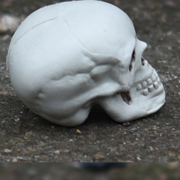 Dekorative Mini-Schädel-Figur Brehn