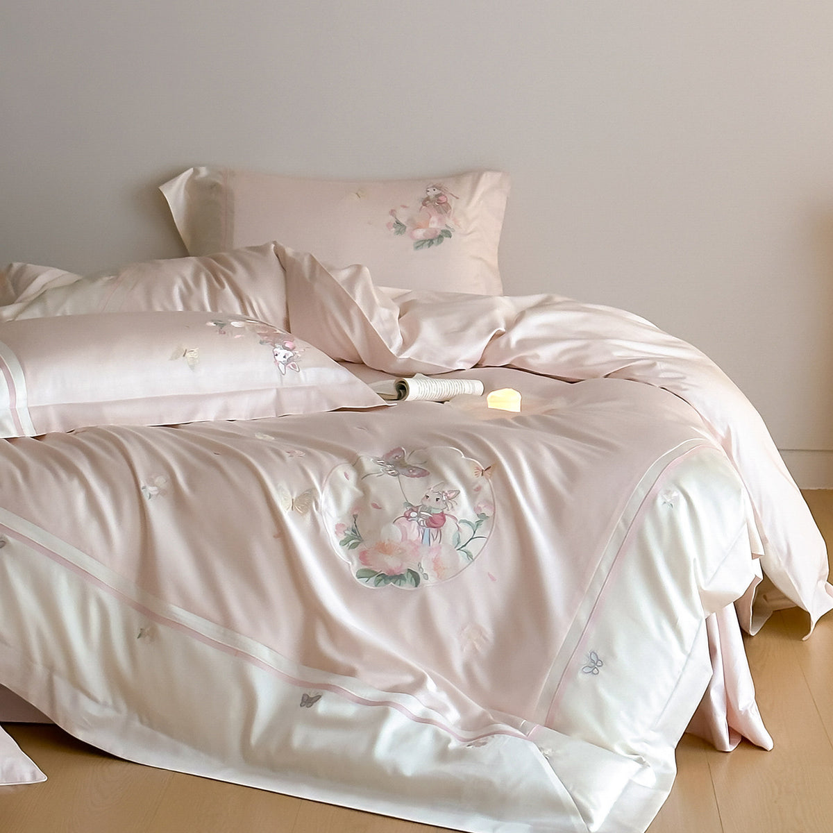 Luxus Baumwollsatin Bestickte Botanische Kaninchen Bettbezugset