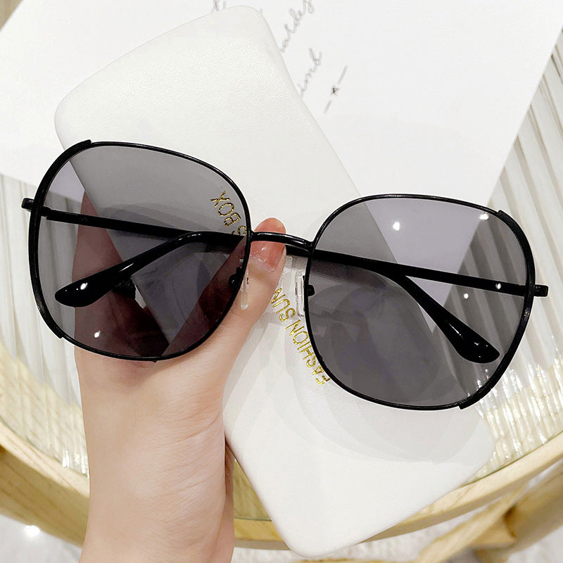Damen oversized Sonnenbrille mit schützendem UV-Schutz und elegantem Metallrahmen Brehn