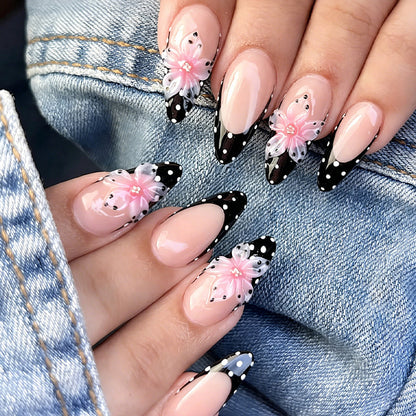 Kunstnagelset mit eleganten 3D-Blumen und stilvollen Punkten Brehn