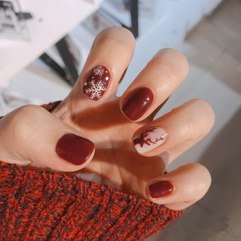 Kunstnagelset mit festlichem Weihnachtsdesign und kreativen Motiven Brehn
