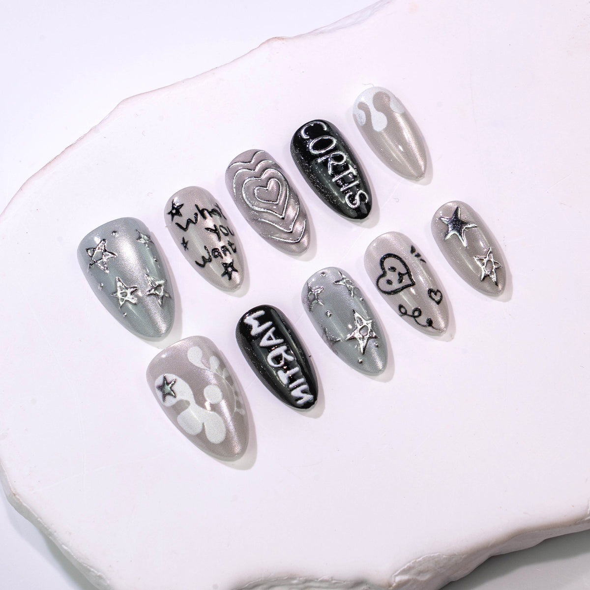 Künstlerisches Press-On Nagel Art Set mit maßgeschneiderten Designs Brehn