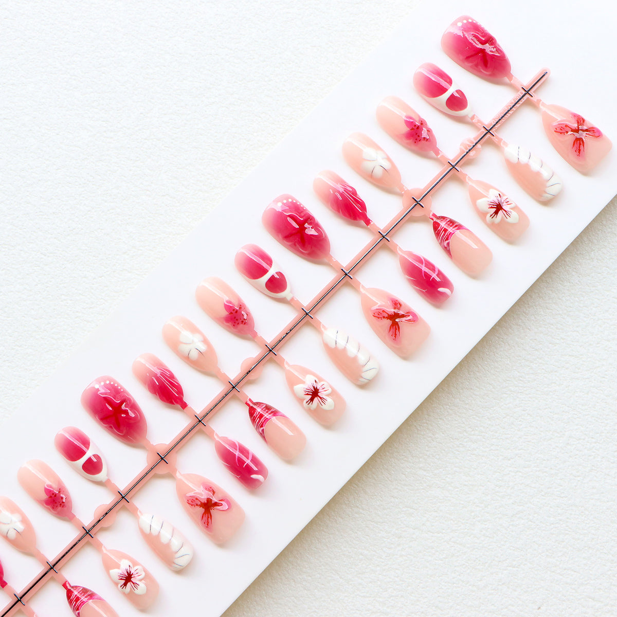 Premium Florale Press-On Nagelkunst Kollektion Brehn