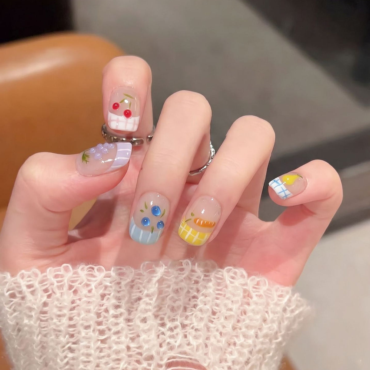 Künstlerisches von Früchten inspiriertes Press-On Nagelset Brehn