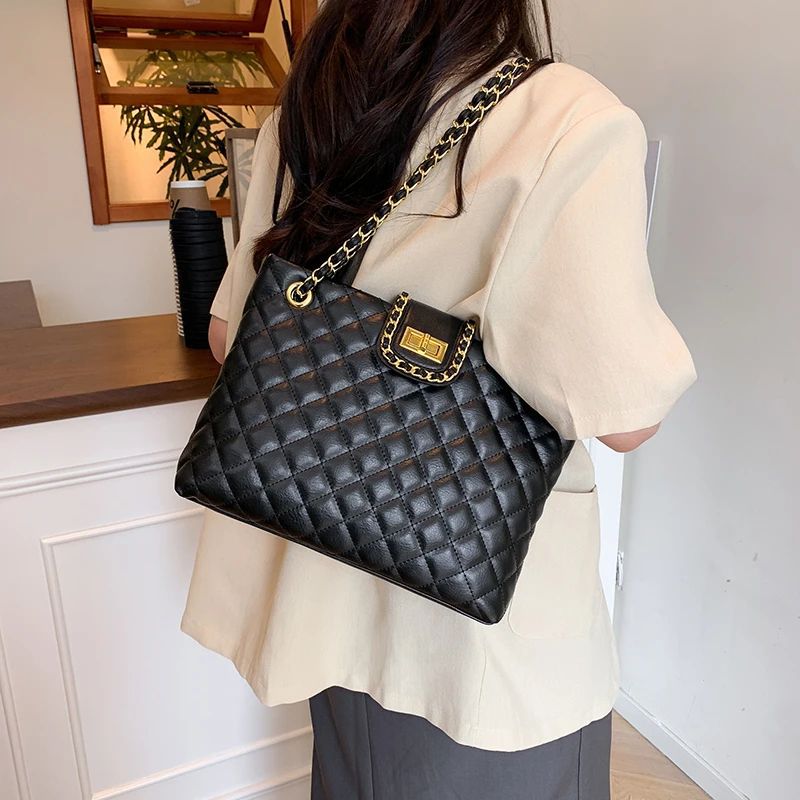 Gepolsterte Eleganz Handtasche Brehn